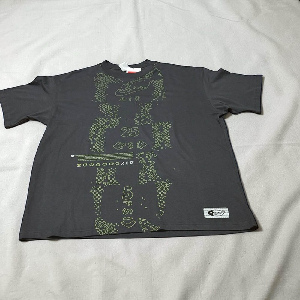Men’s Nike Green Tee with Neon Green Graphic NWT